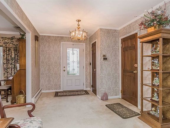 2nd image of 17 Dana Ln