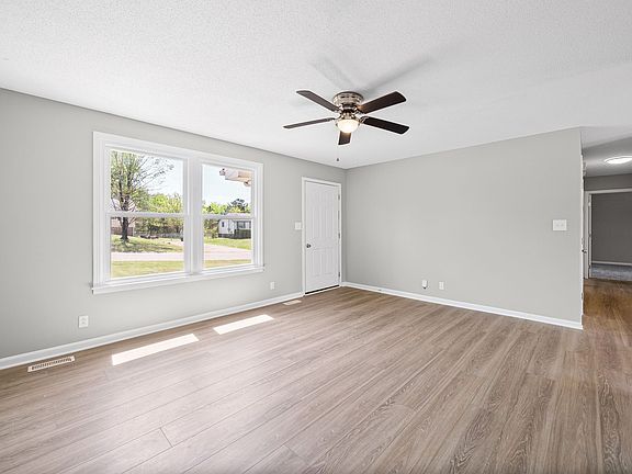 5th image of 931 Poppy Dr