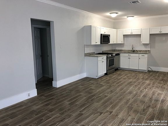 4th image of 234 Thompson Pl