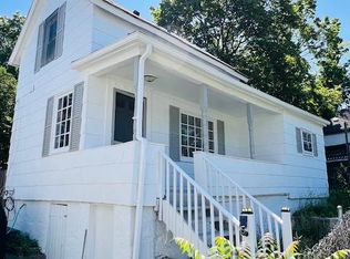 17 1/2 Charles St #17-1/2, Pt Washington, NY 11050