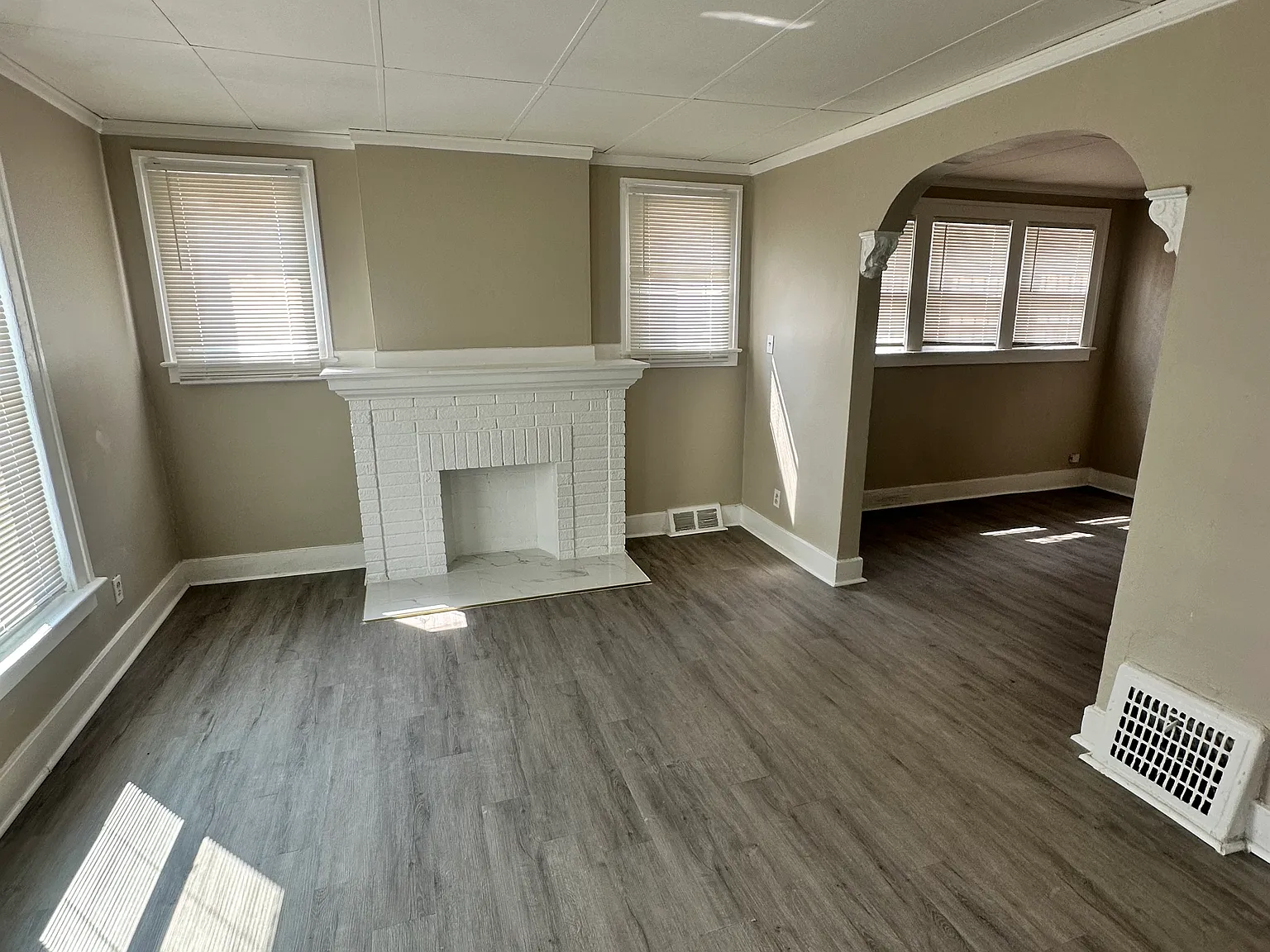 3 bed, 1132 sqft, $1,350 — Photo 2