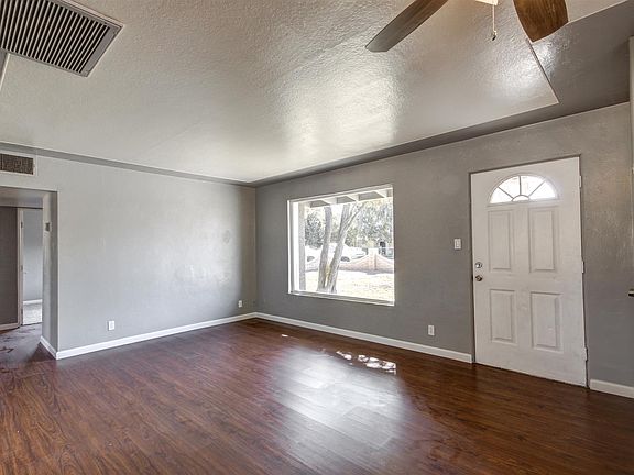 3rd image of 842 E 6th Ave