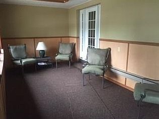2nd image of 406 W Elm St