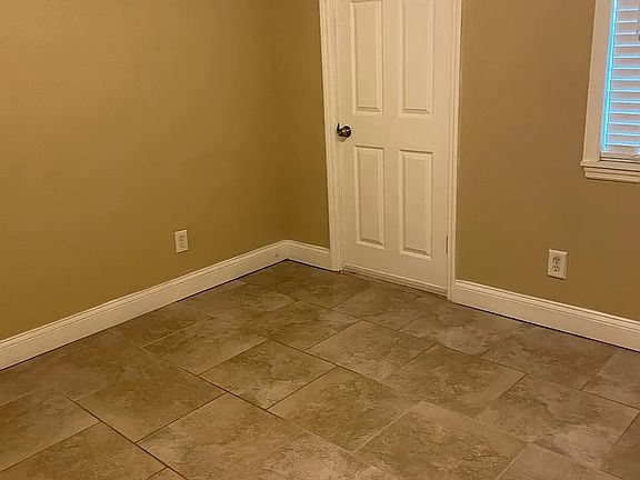 5th image of 311 14th Ave N APT 4