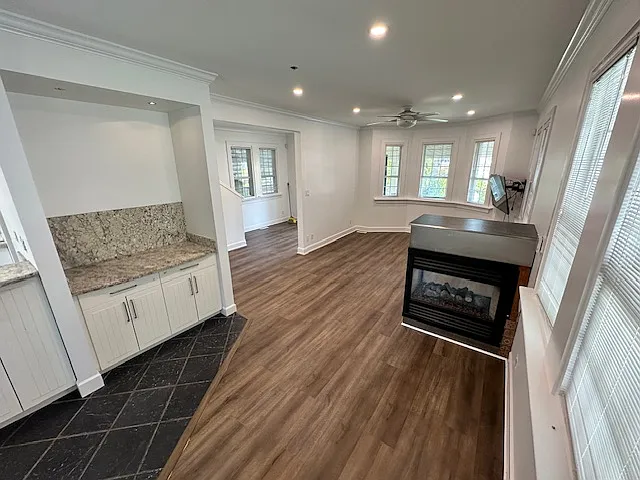 2878 W 8th Ave — Photo 6