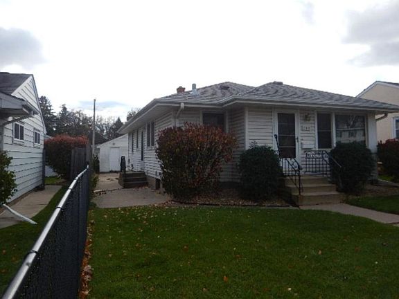 3rd image of 268 Arion St E