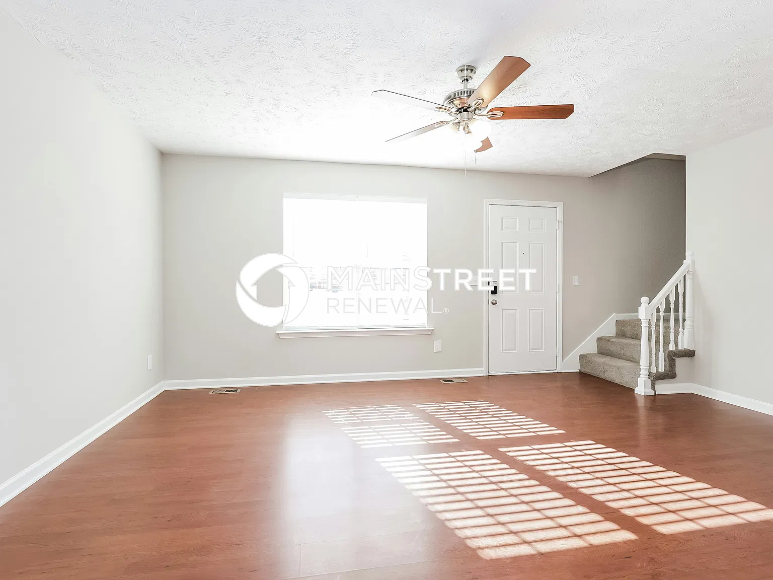 2901 Ridgewood Dr — Photo 2