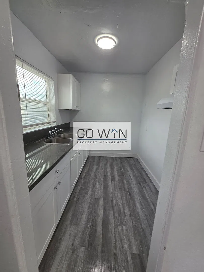 2310 East Roosevelt Street — Photo 4