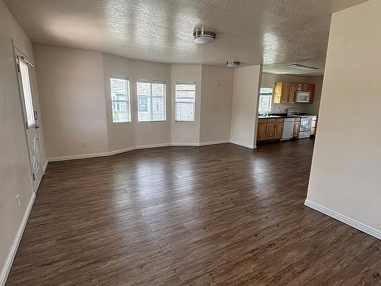 303 N 100 W #B — Photo 7