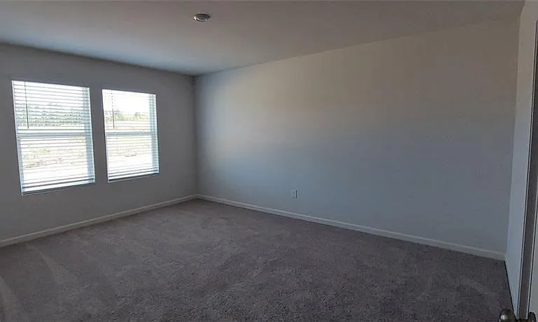 133 Oxford Ln — Photo 23