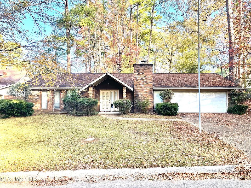 1st image of 236 Holly Hill Dr
