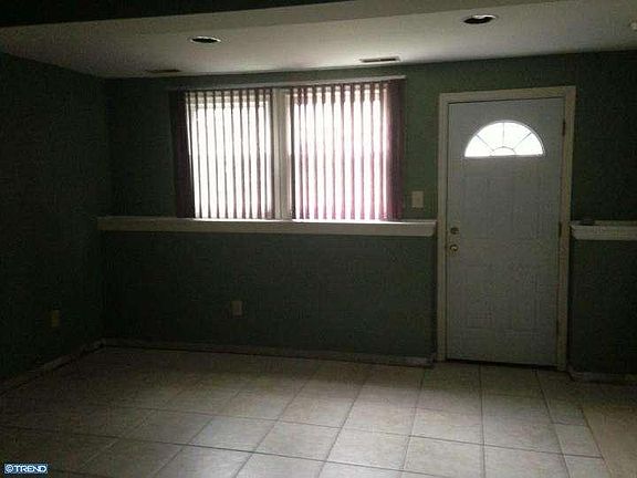 5th image of 635 Corsica Ave