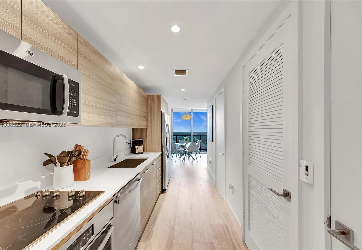 3401 Midtown Condo — Photo 3