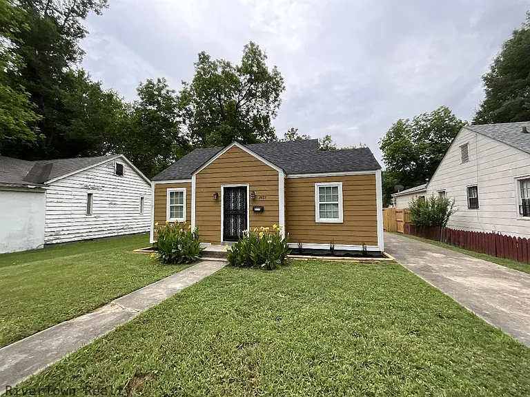 2677 Larose Ave — Photo 18