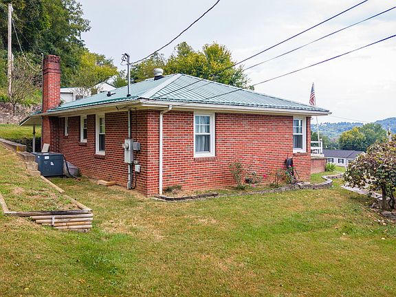 3rd image of 407 Allen Ave
