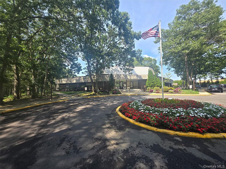 1st image of 84 Glen Hollow Drive