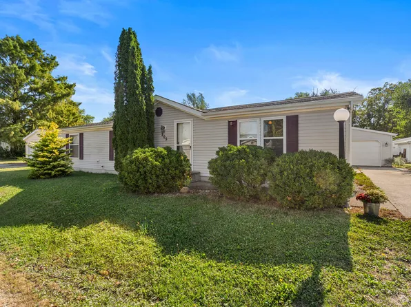 205 Apple Tree Dr, Urbana, IL 61802