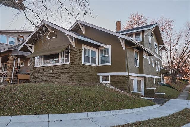 1st image of 2846 Parkwood Blvd
