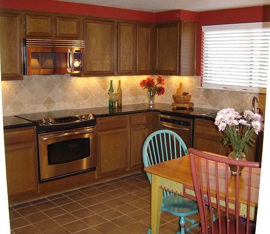 Kitchen (Fridge at left)