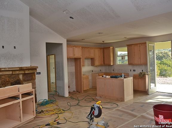 2nd image of 128 Yucca Dr