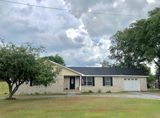 75 Cotton Ln, Deatsville, AL 36022