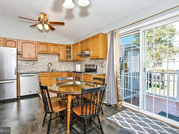 5th image of 107 Golden Pond Cir