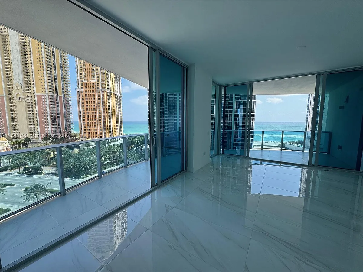 Building Photo - 17550 Collins Ave #1005