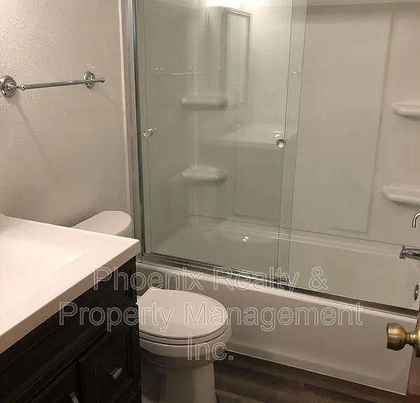 806 Sir Galahad Dr — Photo 8