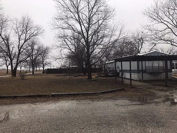 3rd image of 330 Chapman Dr