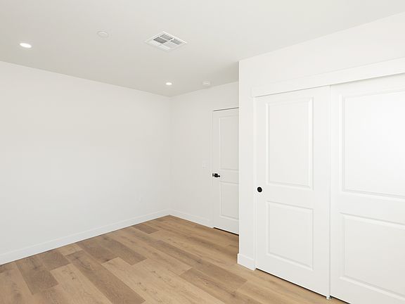 5th image of 311 E Mayfair Ave