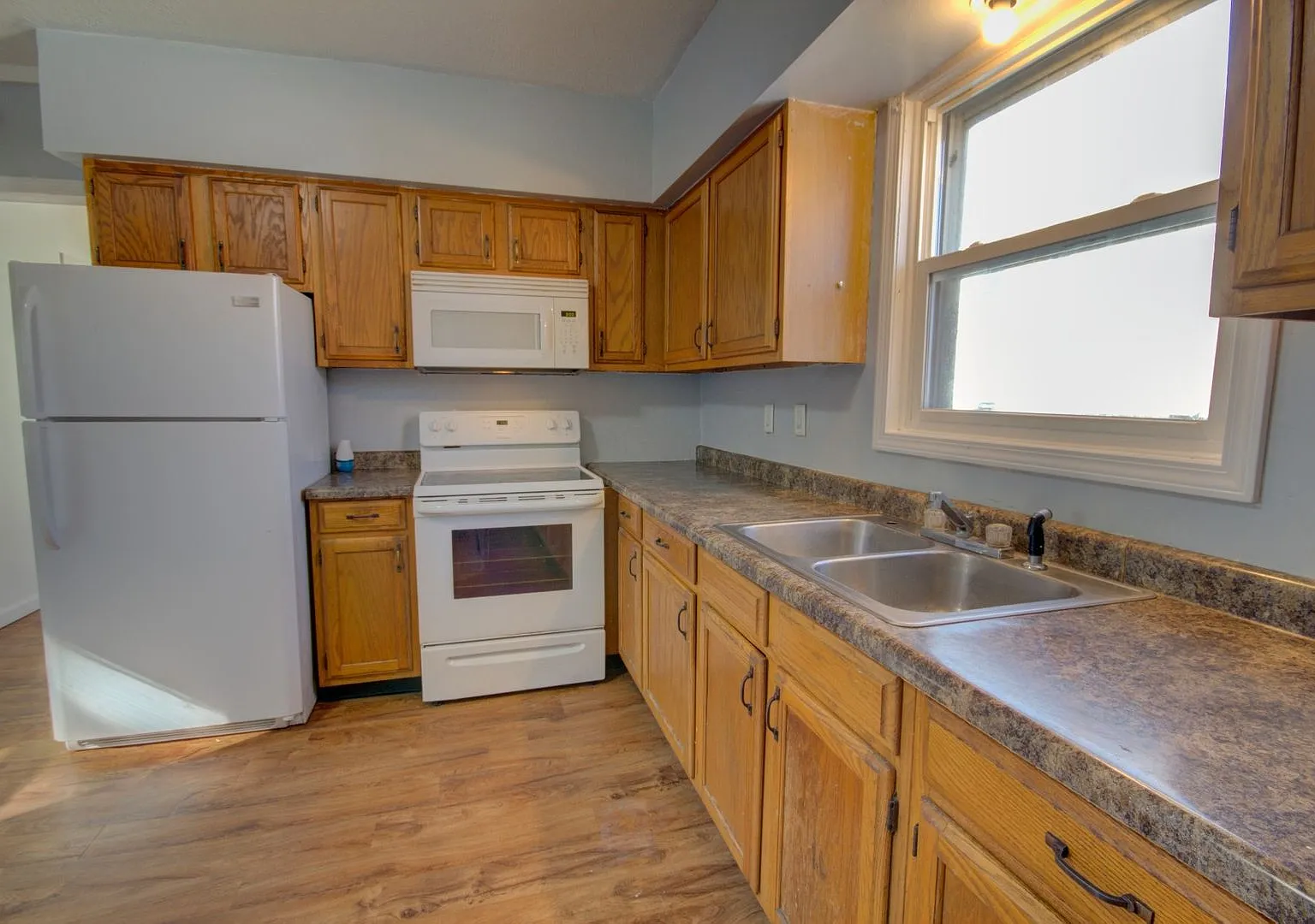 SL POS123 — Photo 2