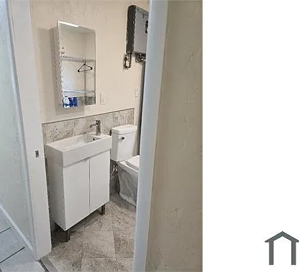1010 N 69th Way — Photo 15