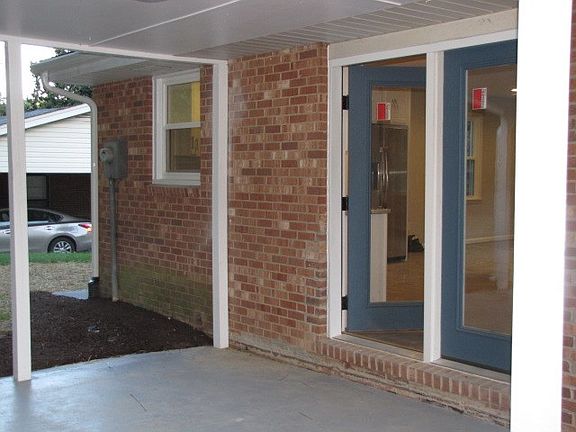 5th image of 421 Wimbish Dr