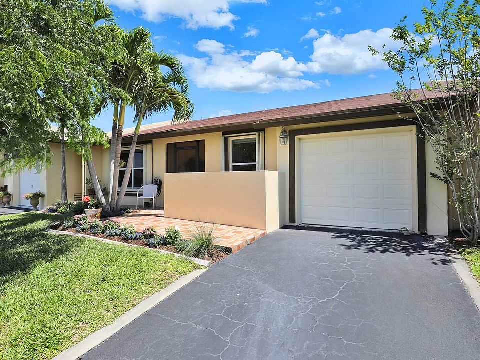 Home For Sale In Las Verdes