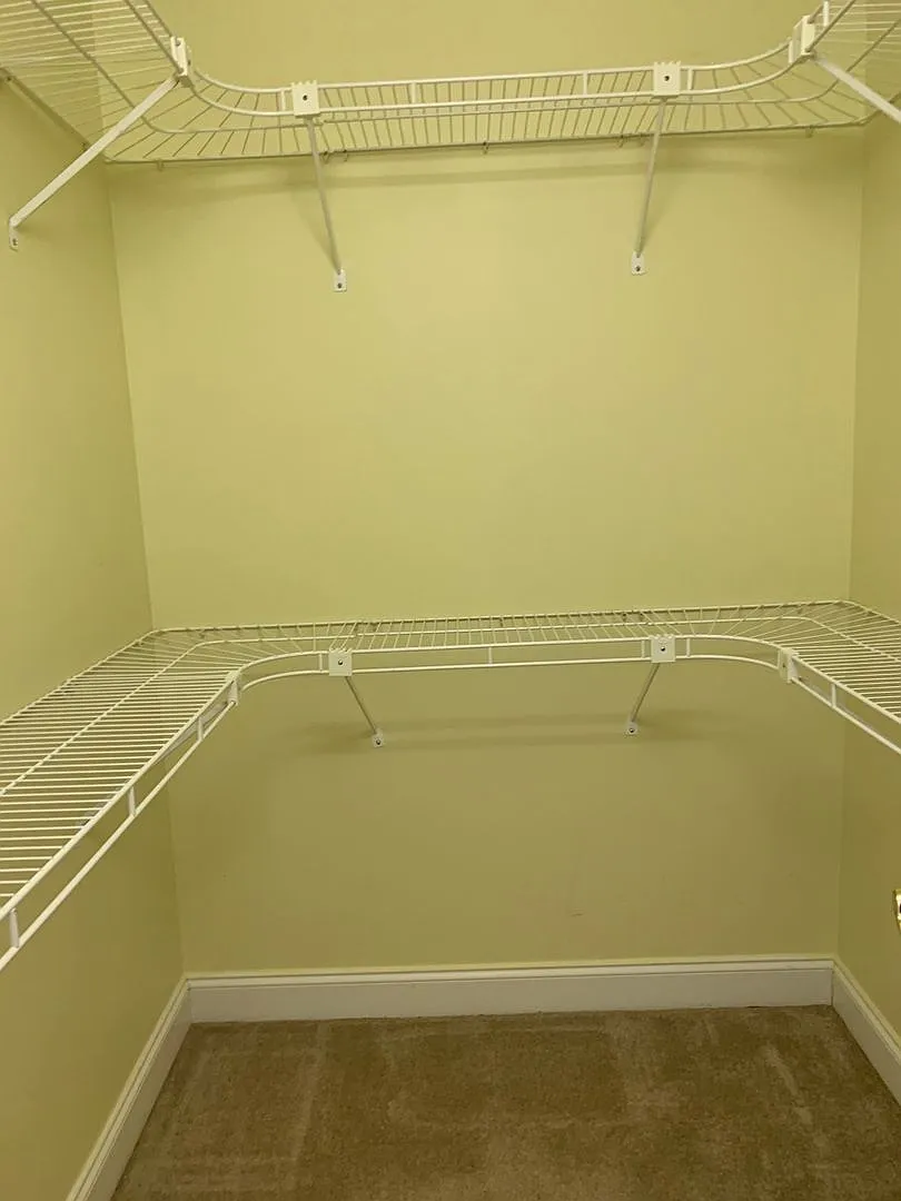 2 Bedroom 2.5 Bath Townhouse with 2 Car Garage — Photo 1