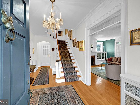 3rd image of 27 Whittier Ave