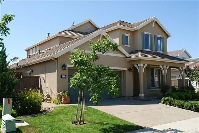 1222 Tiverton Ln photo 1
