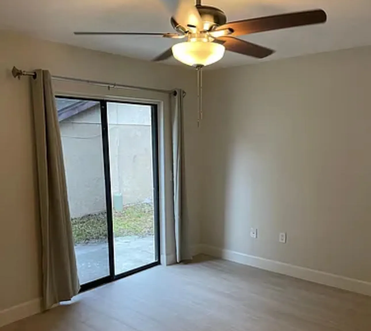 2 bed, 1100 sqft, $1,700 — Photo 4