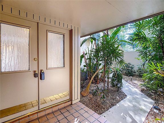 4th image of 103 Wild Holly Ln