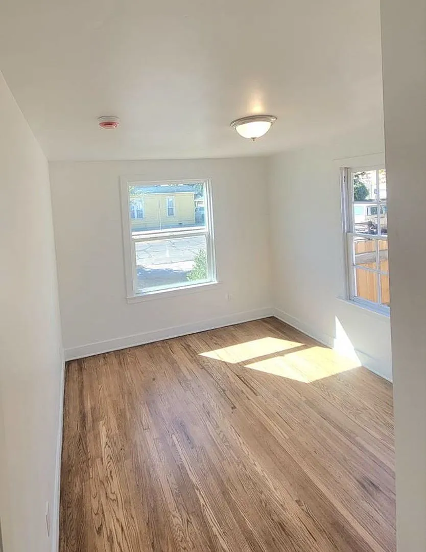 3 Bedroom 1 bath Duplex Downtown San SLO — Photo 2
