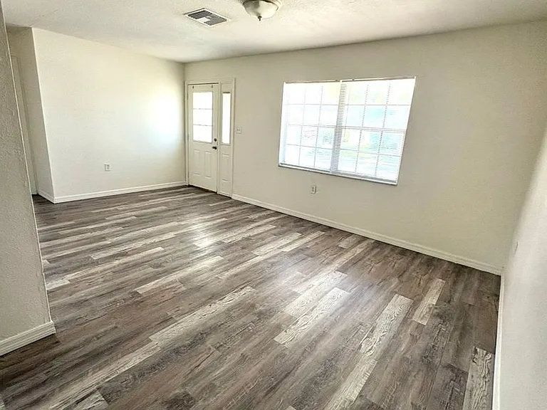 8151 Hixton Dr — Photo 2