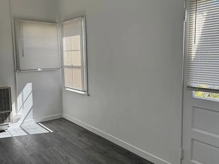836 S Harvard Blvd — Photo 5