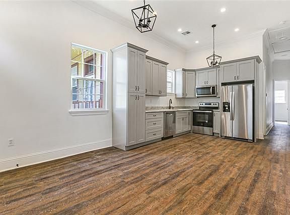 5th image of 3028 Orleans Ave