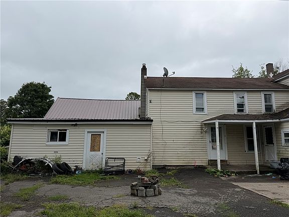 4th image of 76 Broad St #4