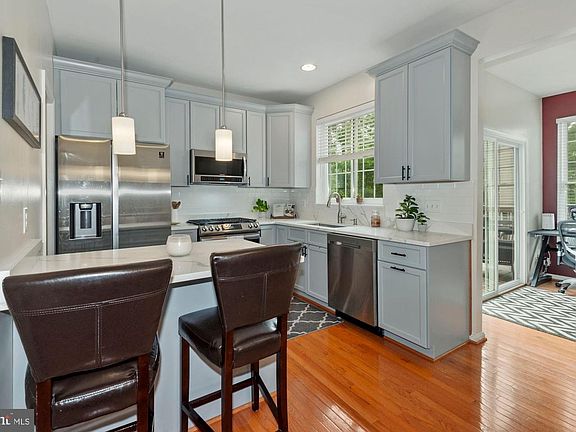 2nd image of 13099 Park Crescent Cir