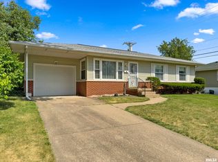 5520 N Arrow Dr, Peoria, IL 61614