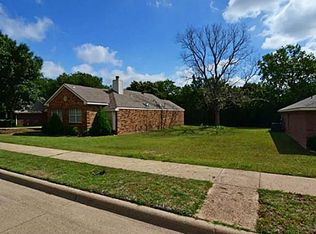 1814 McAlaster St, Cedar Hill, TX 75104