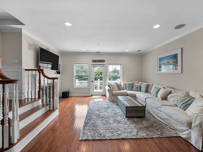 302 Villa Dr — Photo 14