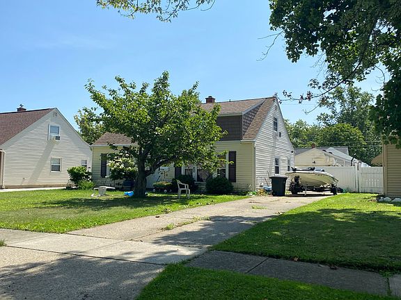 2nd image of 27130 Drakefield Ave