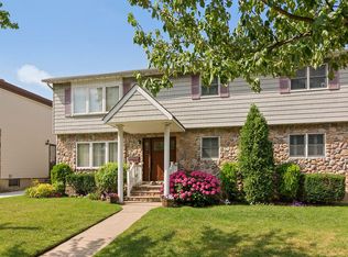 366 Arden Ave, Staten Island, NY 10312